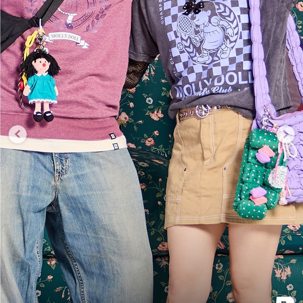 Retrokid The Big Comfy Couch Keychain Plush - Picture 3 of 3